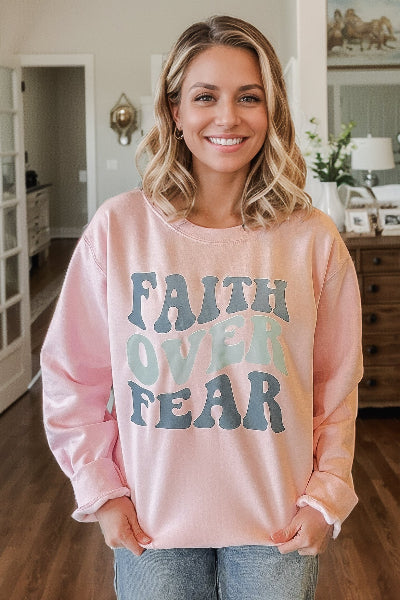 Gildan |Faith Over Fear |Sweatshirt | Pink | S-3XL